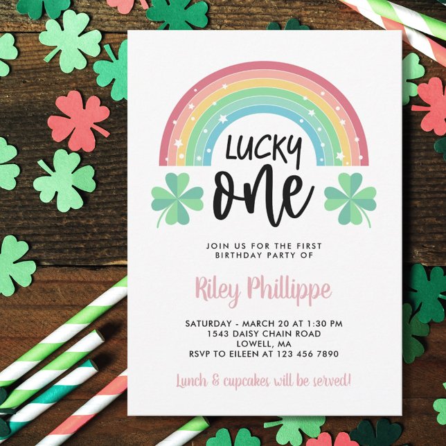 Invitación Lado rosado y arcoiris Afortunado primer cumpleaño (Subido por el creador)