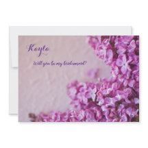 Láminas moradas frescas sobre la textura