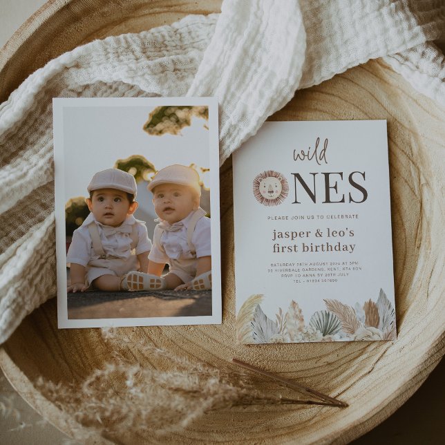 Invitación Las hojas neutrales de los gemelos silvestres - Fo (Wild Ones Twins Neutral Leaves - Photo Birthday Invitation)