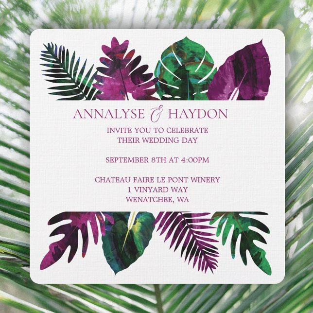 Invitación Las hojas tropicales verdes, Boda rosa de Berry sa (tropical wild berry pink violet wedding invitations, green monstera, ferns, coastal theme)