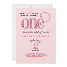 Las rociadas rojas del primer cumpleaños del bebé