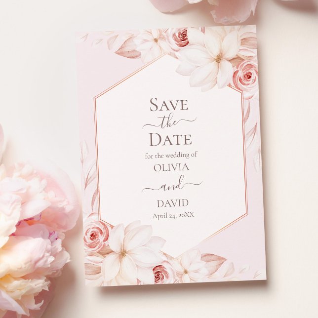 Invitación Las rosas rosadas pálidas de Boho Guardar la tarje (Boho Pale Pink Roses Save the Date Card on table with pink roses.)
