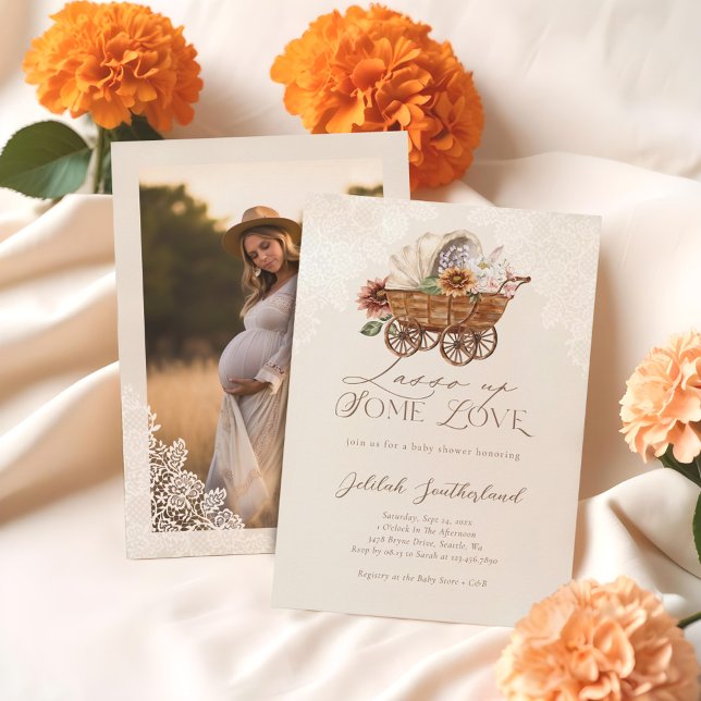 Invitación Lasso Un Poco De Amor Floral Wagon Foto (Lasso Up Some Love Floral Western Wagon Photo Invitation)