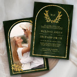 Invitación Laurel de oro deja Boda verde oliva<br><div class="desc">Sorprende a tus invitados con esta elegante invitación de boda que incluye una hermosa rama de hojas de oro. Simplemente agregue los detalles de su evento en esta plantilla fácil de usar y adorne esta tarjeta con su foto favorita para convertirla en una invitación única.</div>