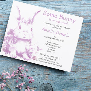 Invitación Lavender Un conejo viene Baby Shower