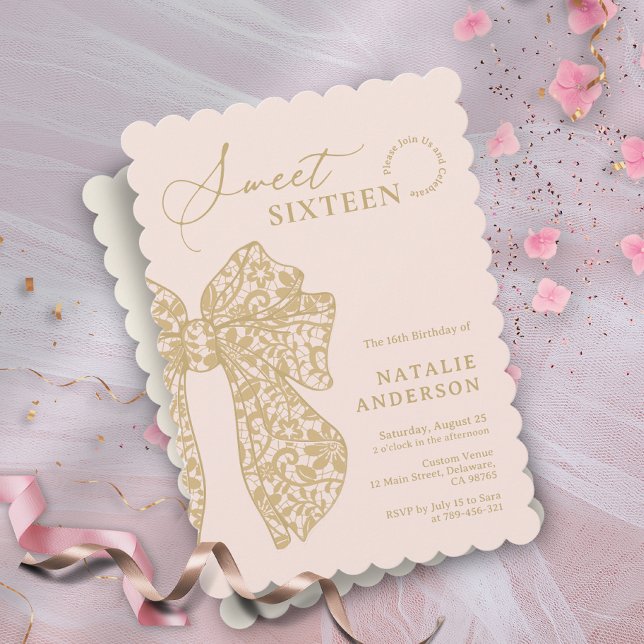 Invitación Lazo floral rosa y dorado de Rubor dulce dieciséis (Blush Pink & Gold Floral Lace Bow Sweet Sixteen Invitation)