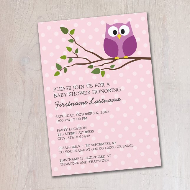 Invitación Lechuza linda en la rama y la polka pega la ducha  (Cute Woodland Owl Baby Shower Invitation - Pastel Pink Polka Dots)