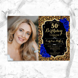 Invitación Leopard Print Gold Royal Blue Photo 50 cumpleaños<br><div class="desc">Elegante invitación de 50 años floral femenina con tu foto. Diseño azul real negro de cristal con oro falso purpurina. Presenta impresión de leopardo animal, rosas azules de zafiro, fuente de guión y confeti. Perfecto para un elegante fiesta de celebración de cumpleaños. Personaliza con tus propios detalles. ¡Se puede personalizar...</div>