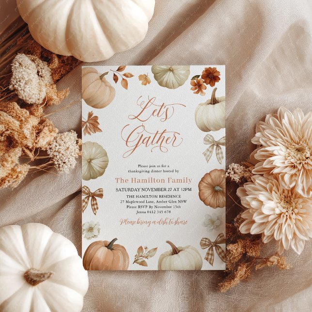 Invitación Lets Gather Thanksgiving Dinner Pumpkin Bows (Let's Gather! Thanksgiving invitation with rustic pumpkins and bows. )