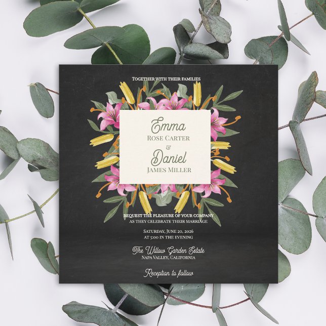 Invitación Lily Elegante Romántica de Sombra Negra para Boda (Moody Blush Lily Black Wedding Invitation | Elegant Dark Floral Botanical Evening Wedding Invite)
