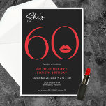 Invitación Lips rojas minimales modernas de 60 años<br><div class="desc">Moderna y moda,  esta invitación de cumpleaños declara,  "ella tiene 60 años" y combina el clásico blanco y negro con acentos de rojo brillante,  con un lúgubre par de labios. Su diseño mínimo es un diseño simple y divertido para celebrar el cumpleaños del hito. Creado por Simply Farmhouse Press.</div>