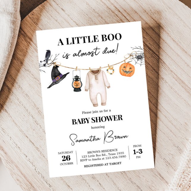 Invitación Little Boo Halloween Baby Shower (Halloween Baby Clothes Baby Shower Invitation
)