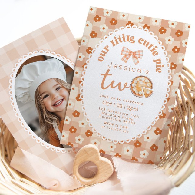 Invitación Little Cutie Pie es el fiesta de dos fotos de segu (Subido por el creador)