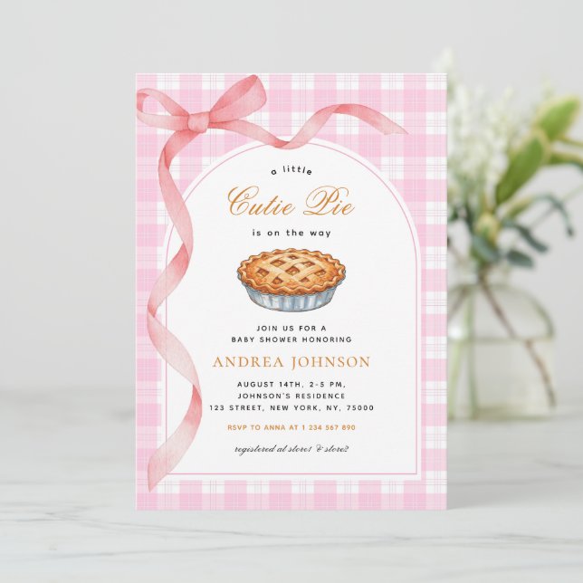 Invitación Little Cutie Pie Pink Gingham Bow Chica Baby Showe (Anverso de pie)