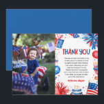 Invitación Little Firecracker 4 Of July Birthday Gracias<br><div class="desc">Little Firecracker 4 of July Birthday Gracias Tarjeta _____________________________________ Perfecto para el seguimiento de la celebración festiva de su hijo, esta tarjeta presenta colores vivos rojo, blanco y azul con fuegos artificiales y estrellas juguetonas. El diseño capta el espíritu patriótico del 4 de julio, lo que hace que sea una...</div>