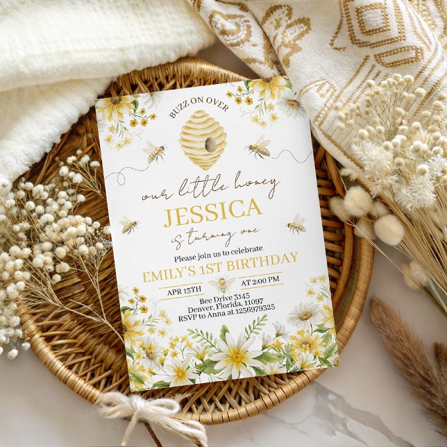 Invitación Little Honey Bee Floral First Birthday Invite (Subido por el creador)