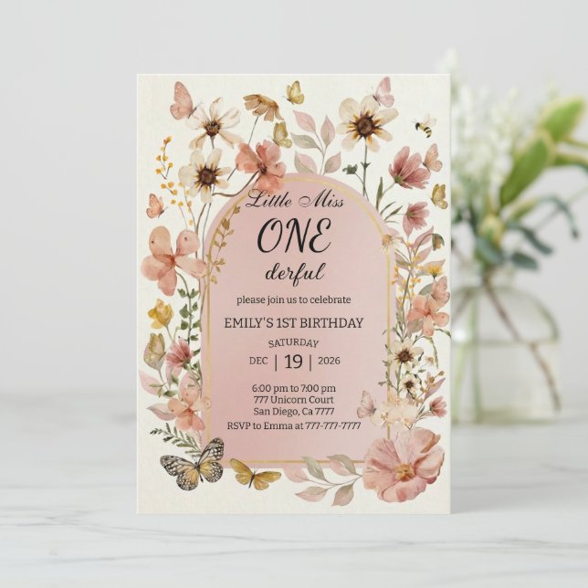 Invitación Little Miss ONEderful Pink Floral 1st Birthday (Anverso de pie)