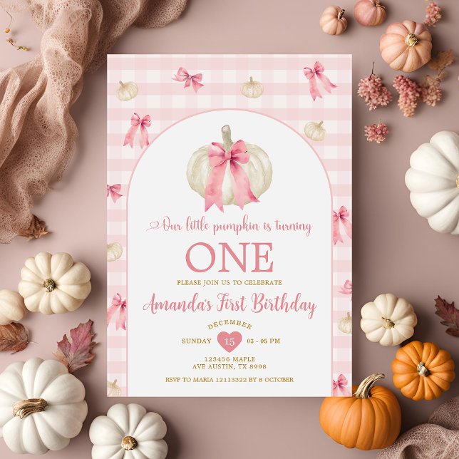 Invitación Little Pumpkin Bowtie Gingham Primer cumpleaños (Subido por el creador)