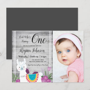 Invitación Llama Wooden Una foto Primer cumpleaños Girly Flor