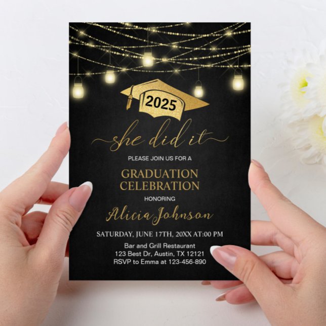 Invitación ¡Lo Hizo! Elegante fiesta de graduación de oro neg (Subido por el creador)