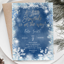 Invitación Los copos de nieve de plata azul están en camino a