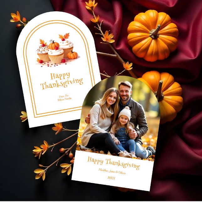 Invitación Lovely Thanksgiving Cupcakes Photo Family (Lovely Thanksgiving Cupcakes Photo Family Holidays Cards with a Modern Arch Border Style. )