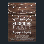 Invitación Luces de cadena de madera rústica de 70 cumpleaños<br><div class="desc">Invitación a la Semana de Madera Rústica Surprise</div>