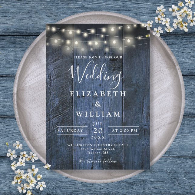 Invitación Luces de Cuerda de Madera de Granero Rústico Azul  (Blue Rustic Barn Wood String Lights Wedding Invitation)