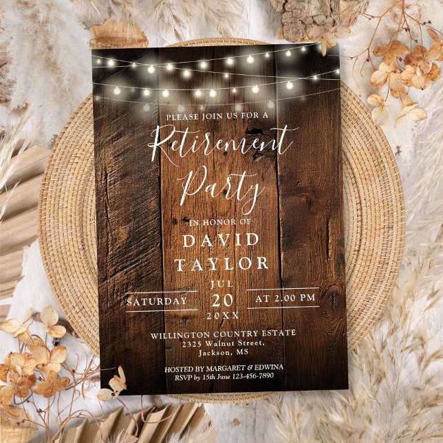 Invitación Luces de Cuerda de Madera de Granero Rústico Fiest (Rustic Barn Wood String Lights Retirement Party Invitation)