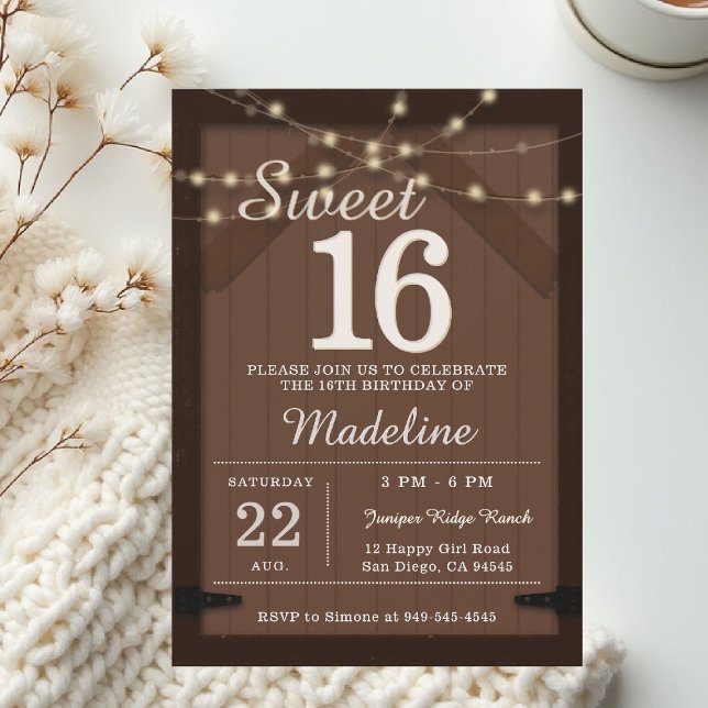 Invitación Luces de Cuerda de Madera Rústica Puerta de Graner (rustic sweet 16 birthday party invitation barn door wood string lights backyard outdoors cowboy west)