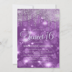 Invitación Luces de cuerda morada Sparkle Bokeh Glam Sweet 16