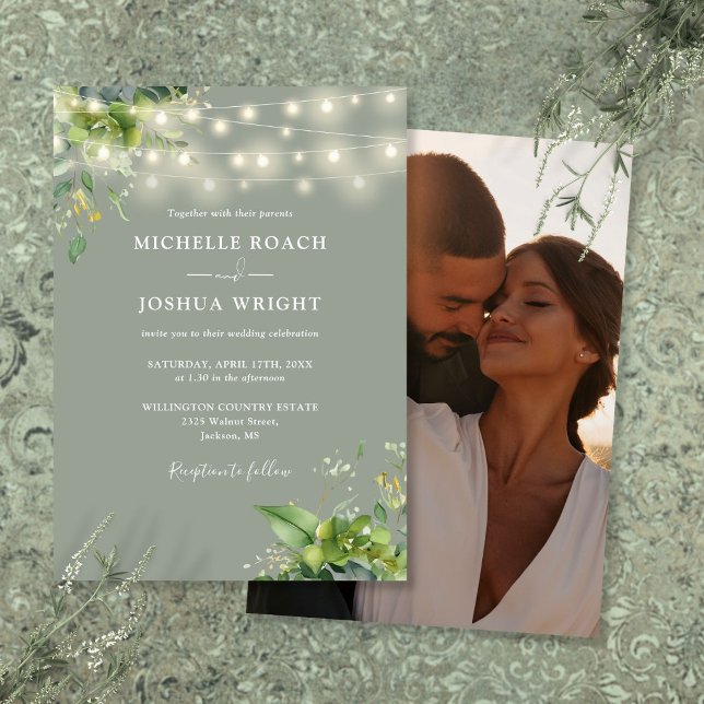 Invitación Luces de Cuerda Vegetación Foto Verde Salvia Boda (String Lights Greenery Photo Sage Green Wedding Invitation)
