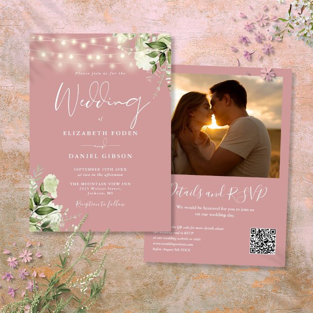 Invitación Luces de Verde con Rosa Polvorienta Código QR Foto (Dusty Rose Greenery Lights QR Code Photo Wedding Invitation)