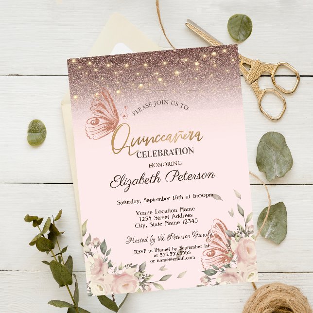 Invitación Luces,Mariposas de brillo de flores rosadas Quince (Subido por el creador)
