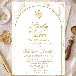 Invitación Lucky in Love Gold Shamrock Engagement Party