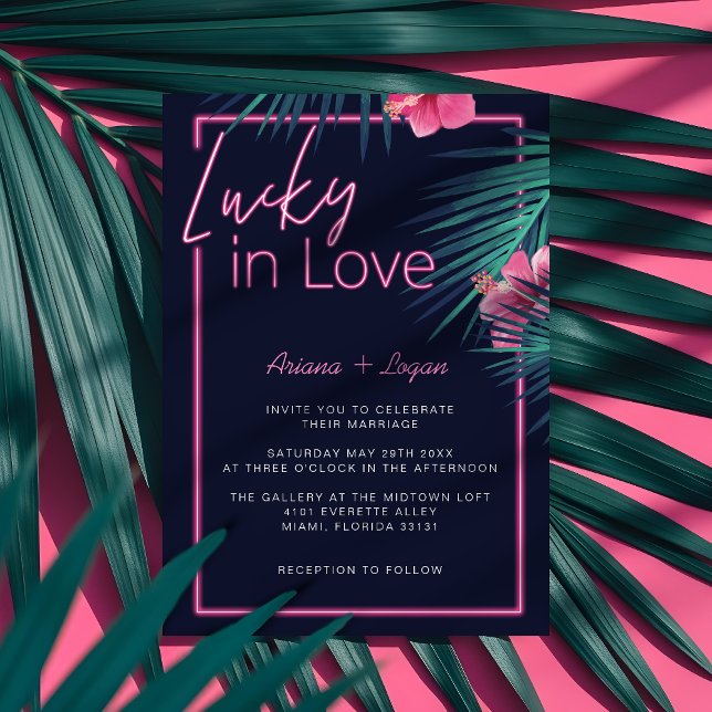 Invitación Lucky In Love Neon Pink Tropical Retro Boda (Lucky In Love Neon Pink Tropical Retro Wedding Invitation)