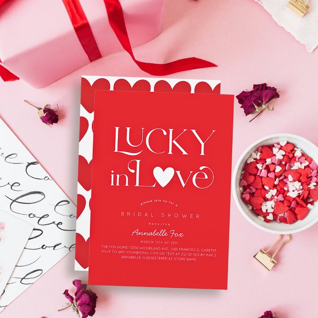 Invitación Lucky in Love Red Heart Bridal Shower (Subido por el creador)