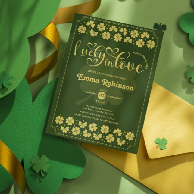 Invitación Lucky in Love  St Patrick's Day Bridal Shower  (Lucky in Love St Patrick's Day Bridal Shower Invitation shamrock for her bride romantic heart script)
