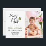 Invitación Lucky One Kids primer cumpleaños<br><div class="desc">Cute Lucky One acuarela chamrock 1ª invitación de cumpleaños con foto,  perfecta para cumpleaños de niño o chica.</div>