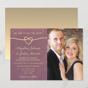 Invitación Lujosa Boda de Confeti Morado y Dorado Foto