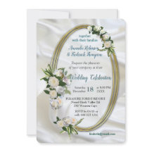 Lujosa seda blanca fluida y rosas blancas.