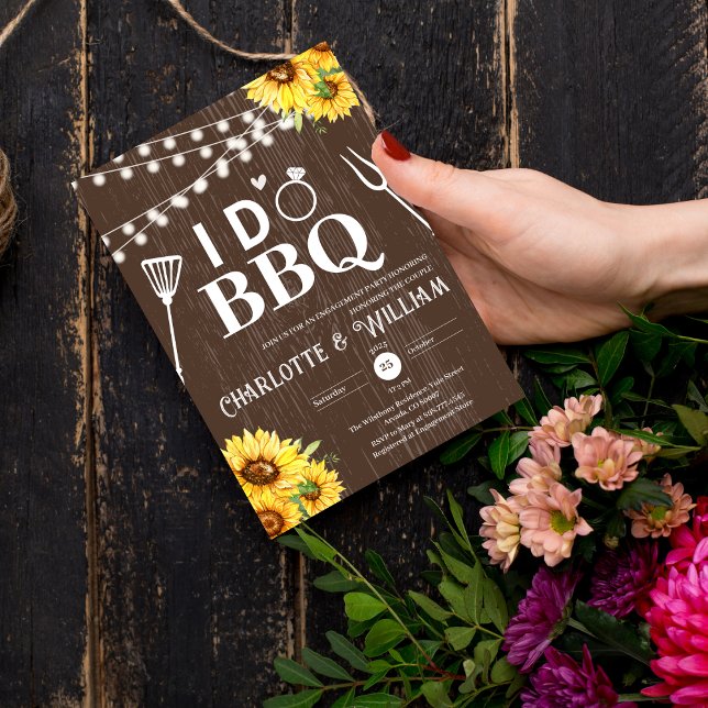 Invitación Madera Rústica Girasol Yo Hago Barbacoa Fiesta de  (Rustic Wood Sunflower I Do BBQ Engagement Party Invitation country wedding grill wooden floral flowe)