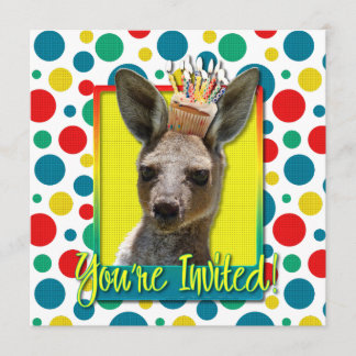 Invitación Magdalena del cumpleaños - canguro