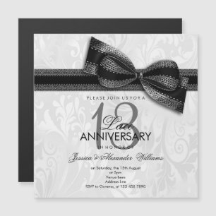 Invitación Magnética 13º Aniversario de Bodas de Encaje Damasco y Lazo