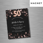 Invitación Magnética 50 años rosa negro estrellas de oro lujo<br><div class="desc">Un fondo negro clásico,  decorado con estrellas doradas subió. Personalice y agregue un nombre y detalles del fiesta. El número se escribe con un guión de estilo globo.</div>