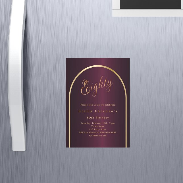 Invitación Magnética 80.ª conmemoración burgundy oro script de lujo (Subido por el creador)