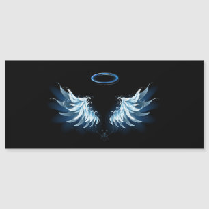 Invitación Magnética Alas de ángel azules brillantes sobre fondo negro