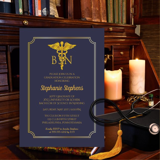 Invitación Magnética Azul elegante | Enfermera de oro BSN Graduación Pa (Elegant Blue and Gold Tone Nurse "BSN" Graduation Announcement and Party  Magnetic Invitation )