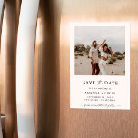 Invitación Magnética Boho Save the Date, foto Minimalista Save the Date<br><div class="desc">Personalizar su invitación boda con nuestro imán de fotos de Save the Date minimalista. Este elegante keepsake personalizado presenta un diseño limpio que muestra la imagen de su compromiso. Ideal para parejas modernas que buscan una forma única de compartir su día especial. Cree fácilmente una fecha de guardado memorable que...</div>