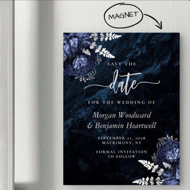 Invitación Magnética Chic Navy Blue Silver Floral Wedding Save the Date (Subido por el creador)